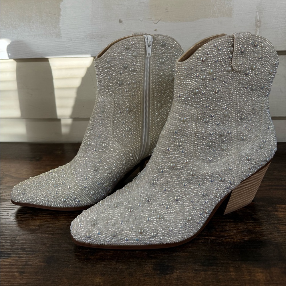 Betsey Johnson EMORY pearl/iridescent heeled booties. Size 9. Brand new w/ box